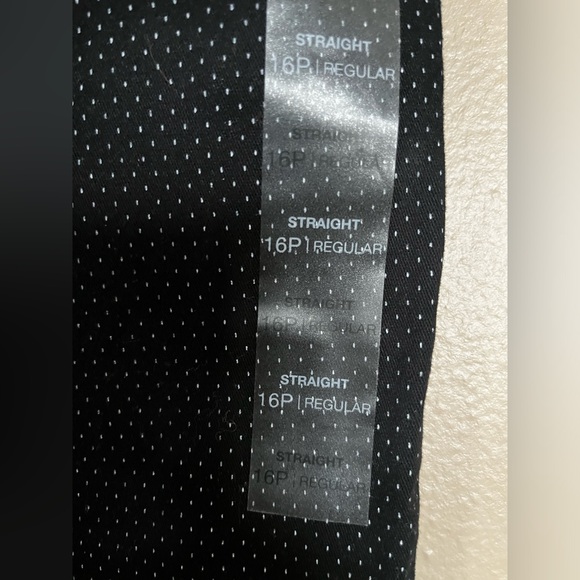 Croft & Barrow black mid rise pants. Straight fit. NWT. Women’s size 16P - Picture 4 of 8